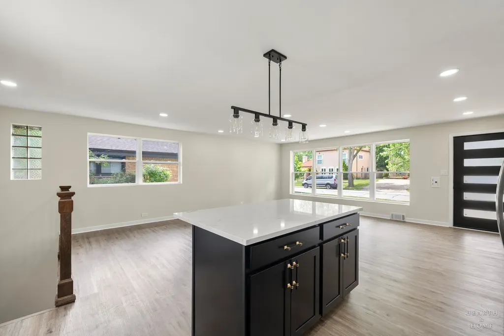 9513 Lowell Avenue Skokie IL 60076