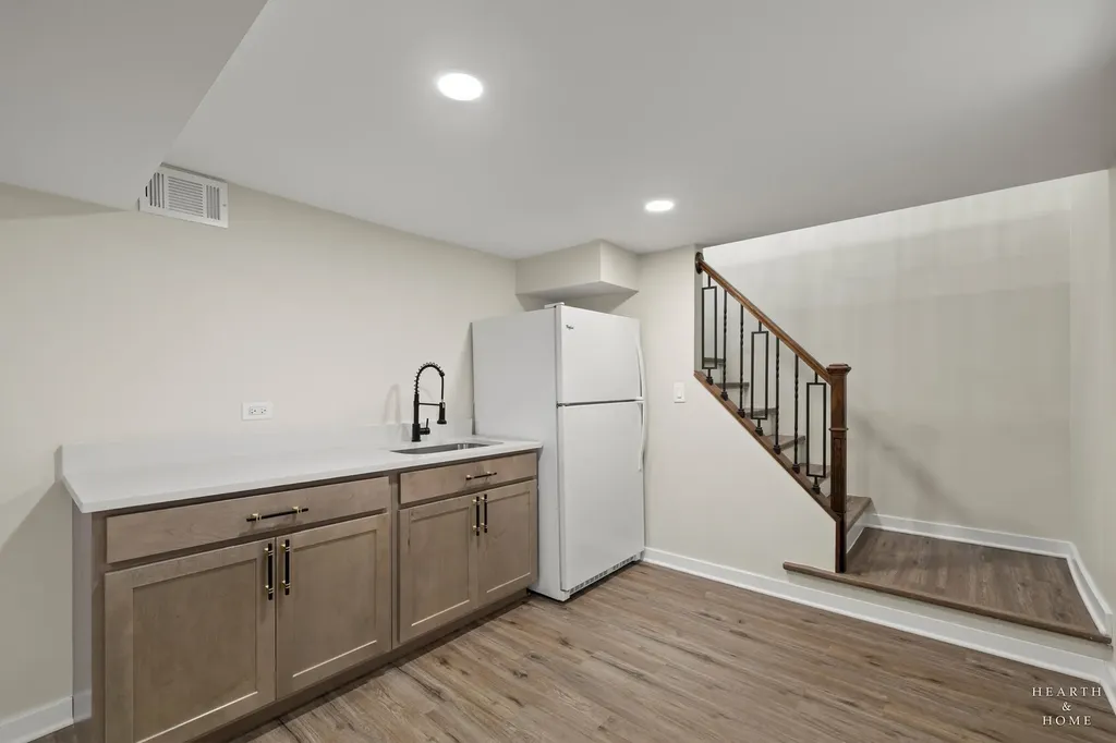 9513 Lowell Avenue Skokie IL 60076