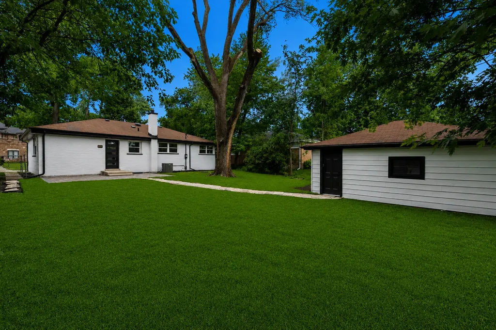 9513 Lowell Avenue Skokie IL 60076