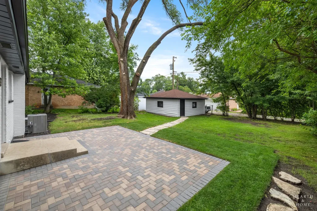 9513 Lowell Avenue Skokie IL 60076