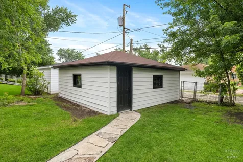 9513 Lowell Avenue Skokie IL 60076
