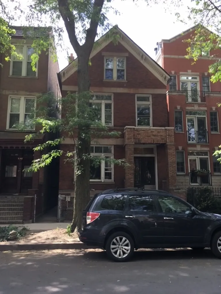 3246 North Seminary Avenue Chicago IL 60657