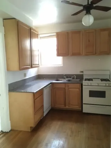 3246 North Seminary Avenue Chicago IL 60657