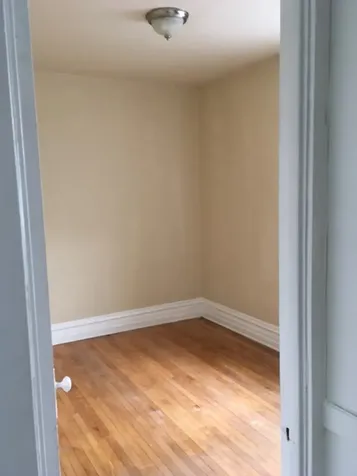 3246 North Seminary Avenue Chicago IL 60657