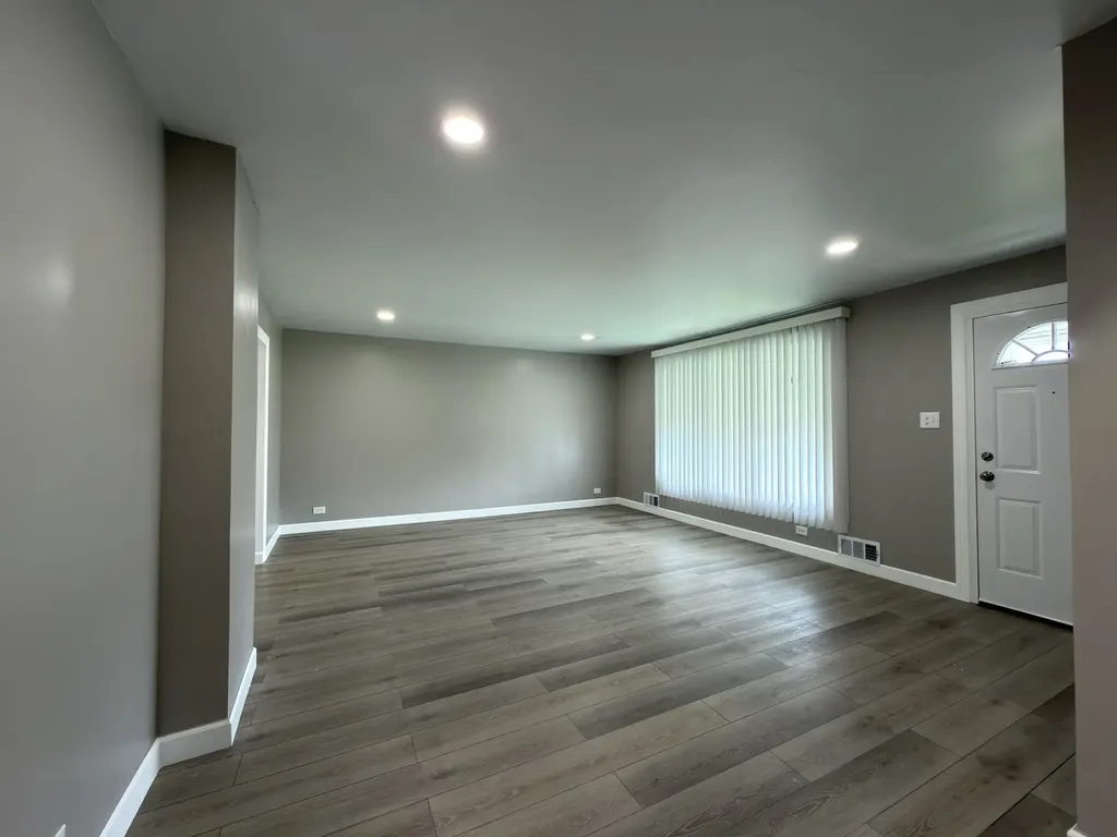 5132 South Hamlin Avenue Chicago IL 60632