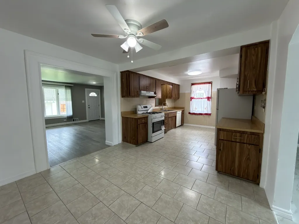 5132 South Hamlin Avenue Chicago IL 60632