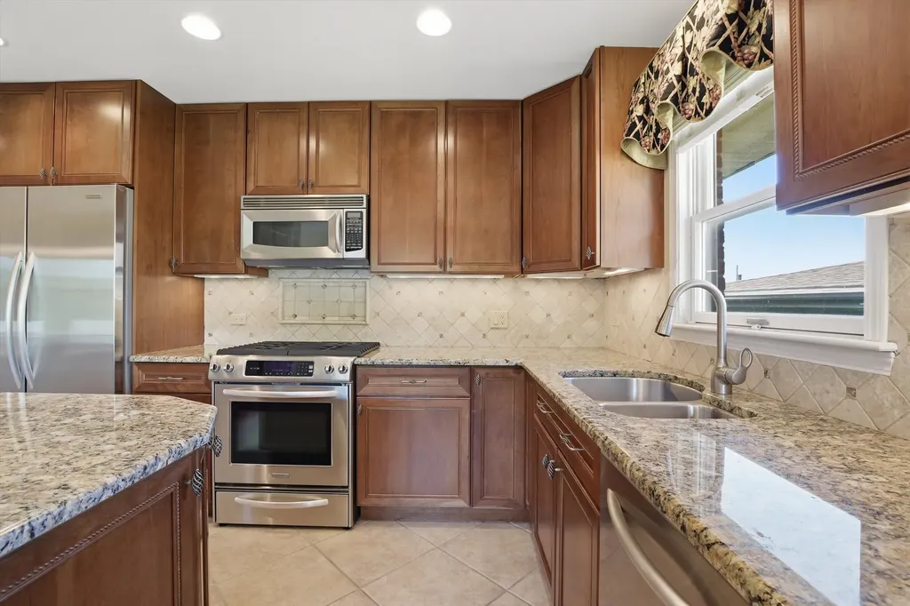 8238 West Balmoral Avenue Chicago IL 60656