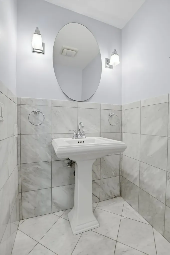 8238 West Balmoral Avenue Chicago IL 60656