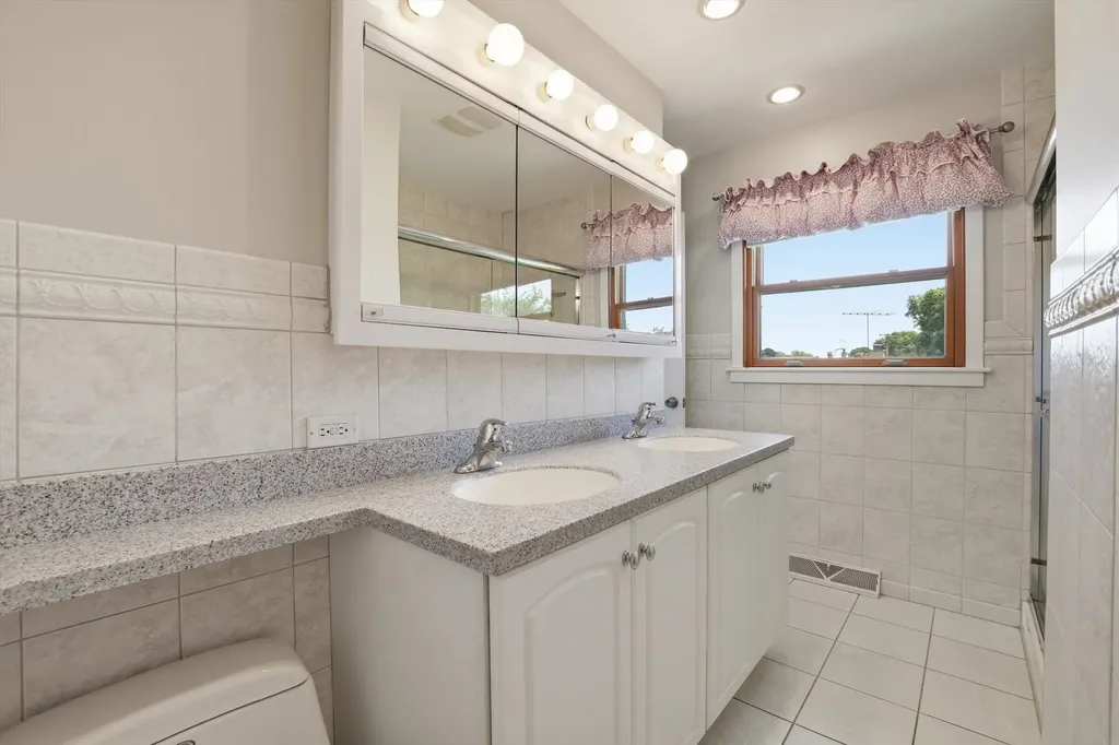 8238 West Balmoral Avenue Chicago IL 60656