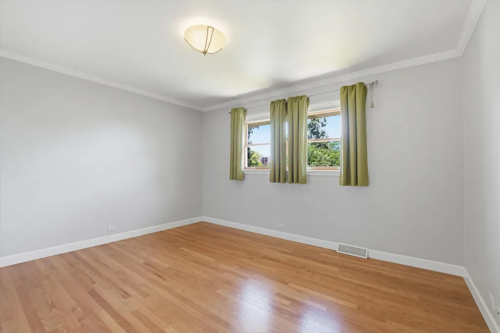 8238 West Balmoral Avenue Chicago IL 60656