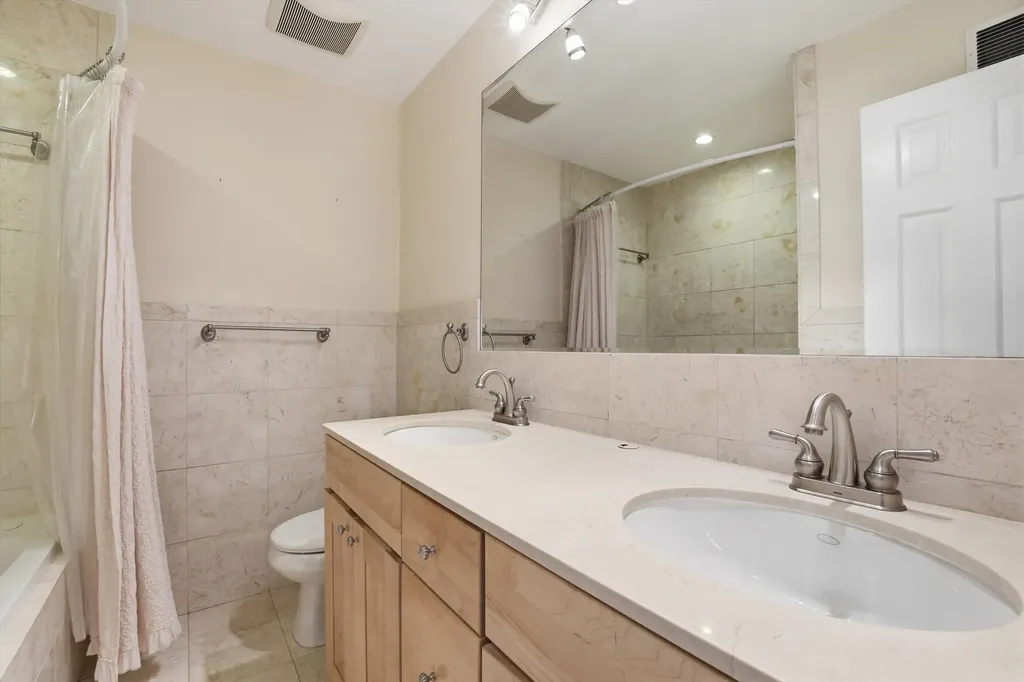 8238 West Balmoral Avenue Chicago IL 60656