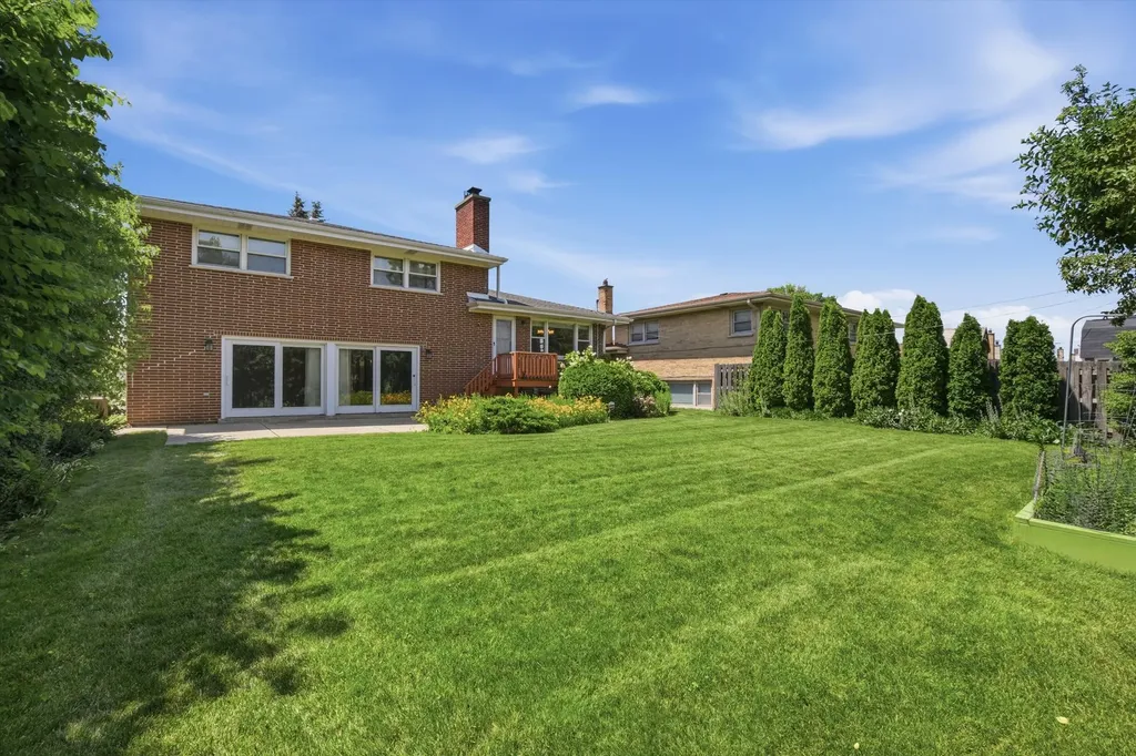 8238 West Balmoral Avenue Chicago IL 60656