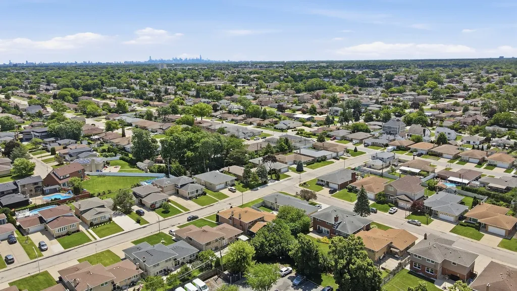8238 West Balmoral Avenue Chicago IL 60656