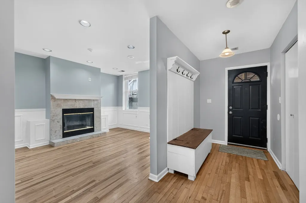 1629 North Clybourn Avenue Chicago IL 60614