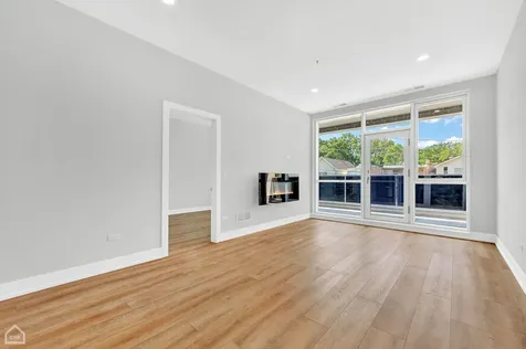 2924 West Medill Avenue Chicago IL 60647