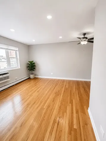 3161 North Cambridge Avenue Chicago IL 60657