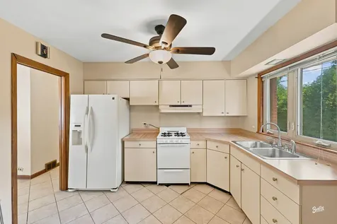 520 South Bennett Avenue Palatine IL 60067