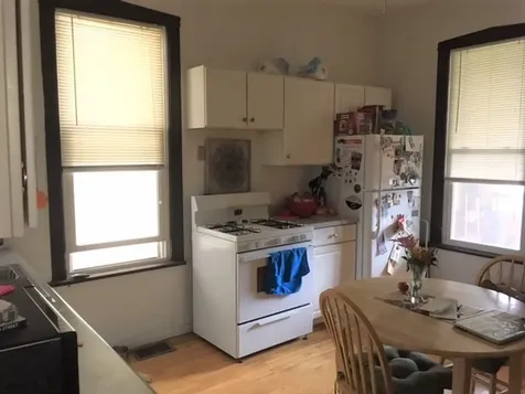 1911 West Eddy Street Chicago IL 60657