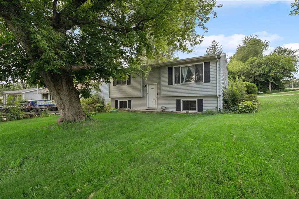 5505 Lucina Avenue Mchenry IL 60050
