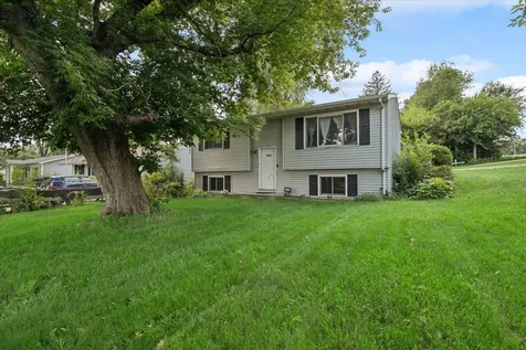 5505 Lucina Avenue Mchenry IL 60050