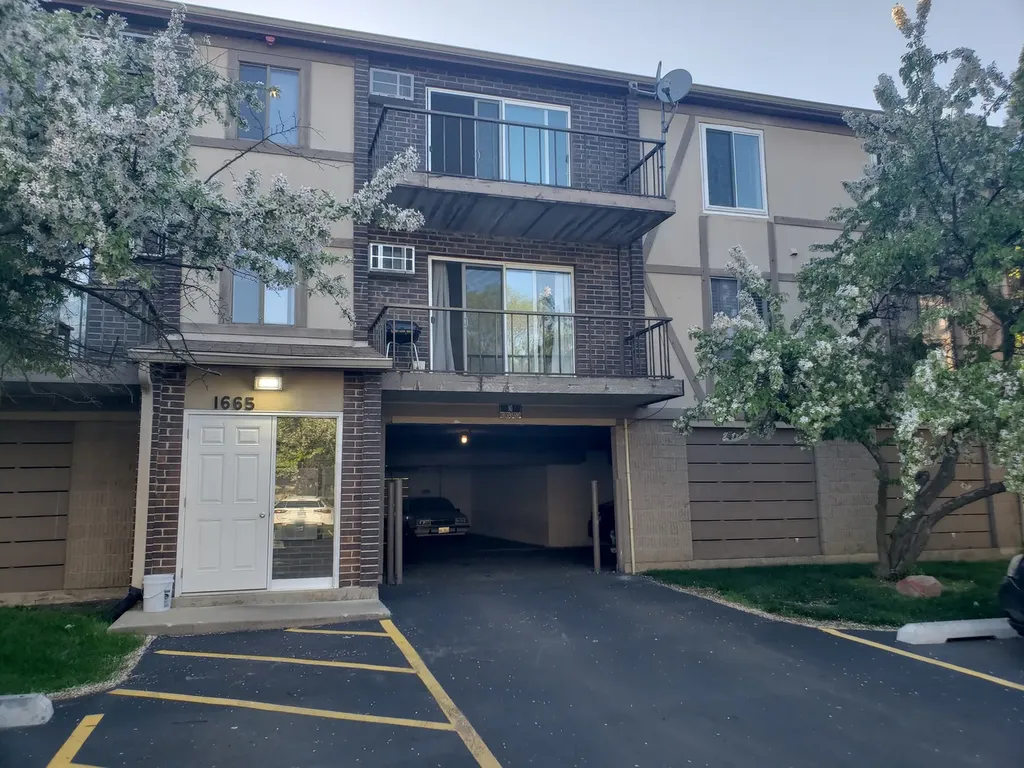1665 Coach Drive Naperville IL 60565