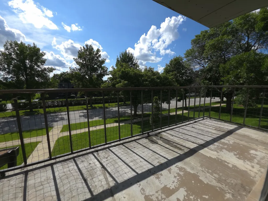 1665 Coach Drive Naperville IL 60565
