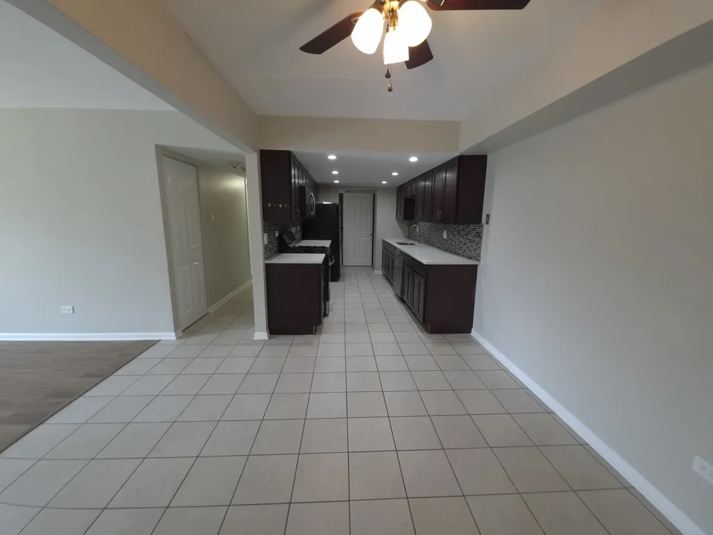 1665 Coach Drive Naperville IL 60565