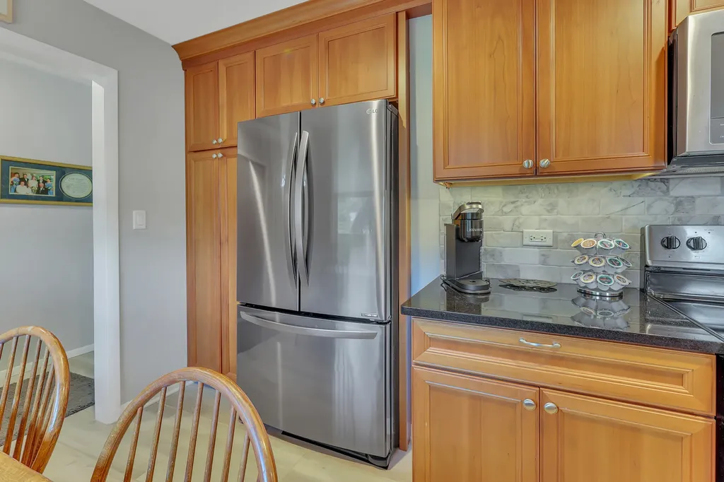 443 Glendale Road Roselle IL 60172