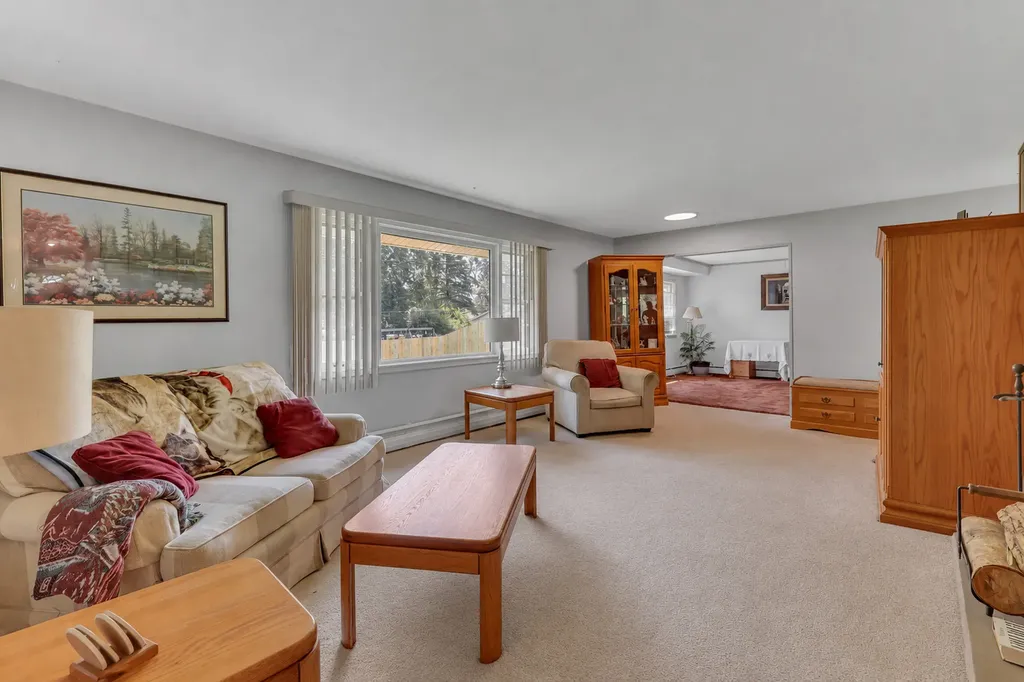443 Glendale Road Roselle IL 60172