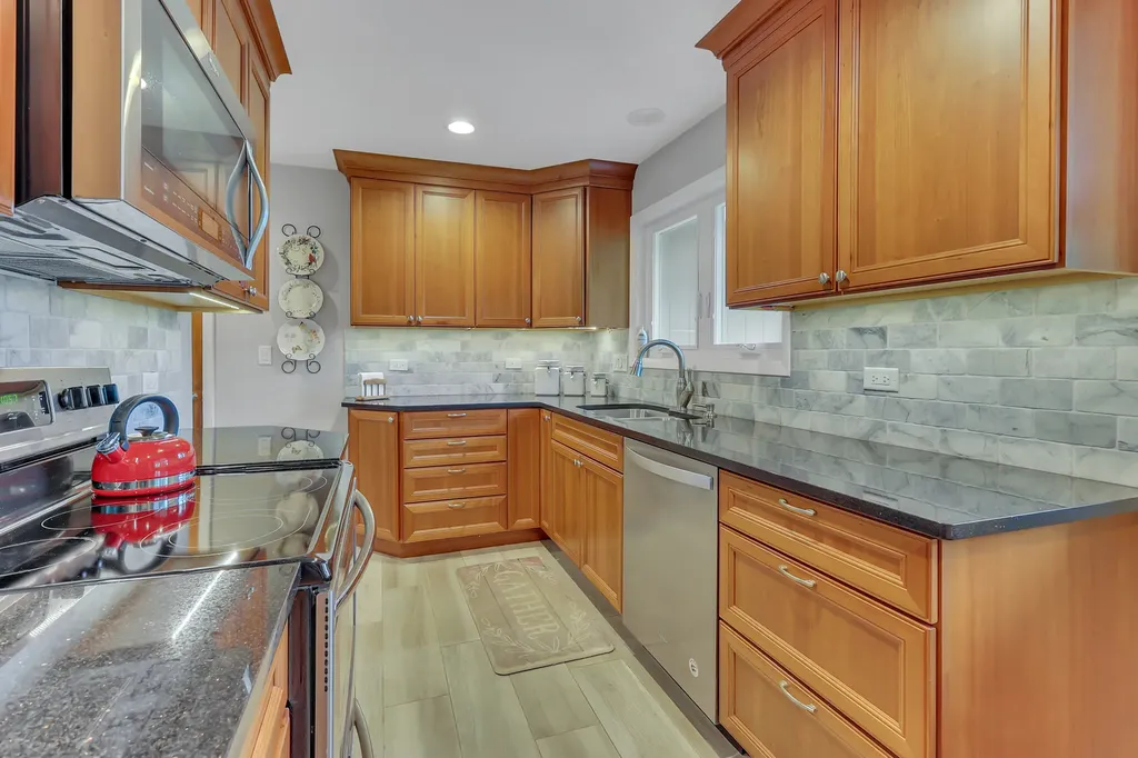 443 Glendale Road Roselle IL 60172