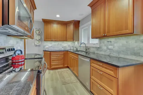 443 Glendale Road Roselle IL 60172