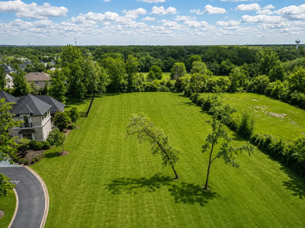 5s541 South Radcliff Road Naperville IL 60563