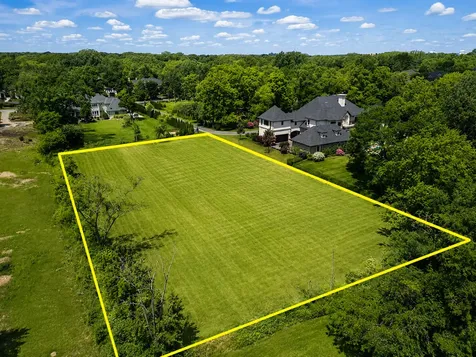5s541 South Radcliff Road Naperville IL 60563