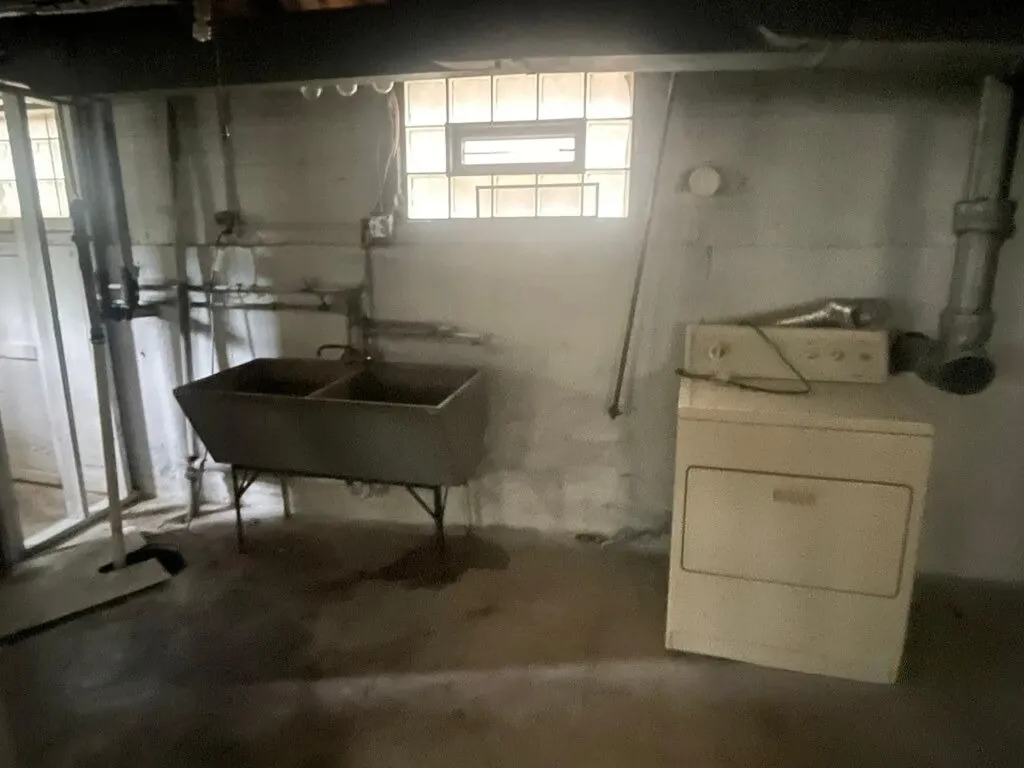 9040 South Oglesby Avenue Chicago IL 60617