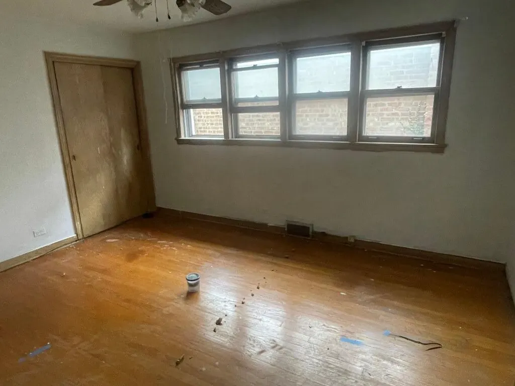9040 South Oglesby Avenue Chicago IL 60617
