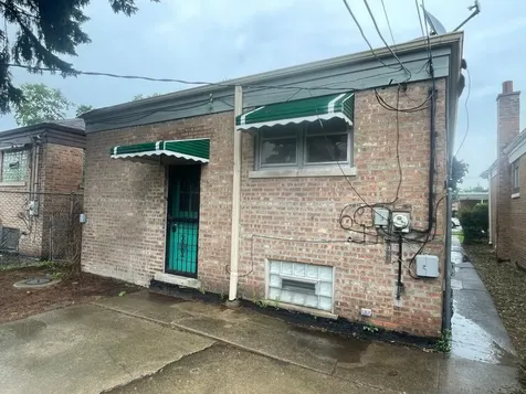 9040 South Oglesby Avenue Chicago IL 60617