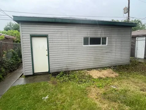 9040 South Oglesby Avenue Chicago IL 60617