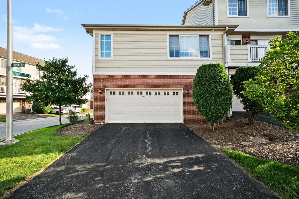 10621 Dani Lane Orland Park IL 60462
