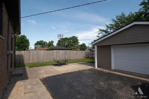 5854 West 81st Place Burbank IL 60459