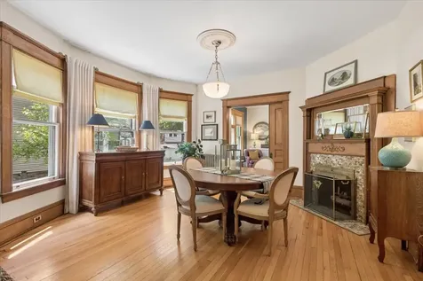 425 Clinton Avenue Oak Park IL 60302