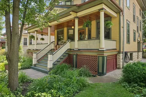 425 Clinton Avenue Oak Park IL 60302