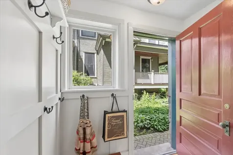 425 Clinton Avenue Oak Park IL 60302