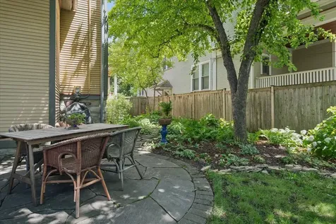 425 Clinton Avenue Oak Park IL 60302