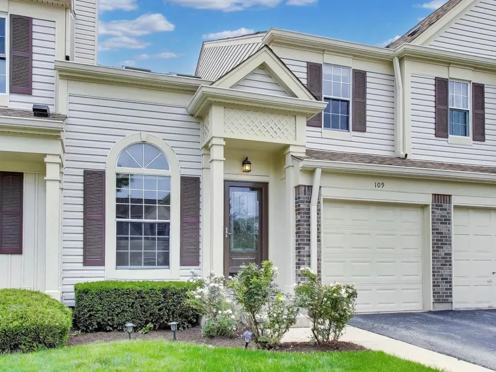 109 Peach Tree Lane Westmont IL 60559