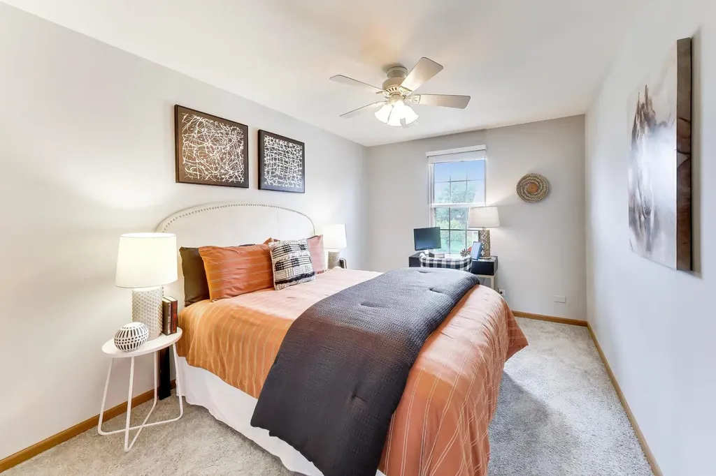109 Peach Tree Lane Westmont IL 60559