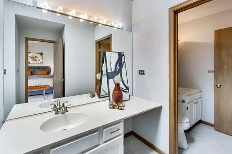 109 Peach Tree Lane Westmont IL 60559