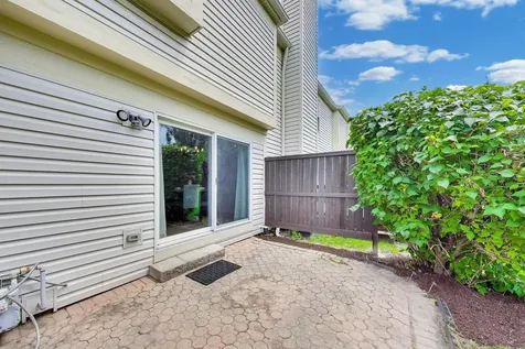 109 Peach Tree Lane Westmont IL 60559