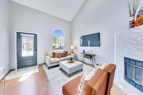 109 Peach Tree Lane Westmont IL 60559