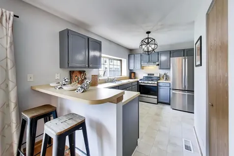 109 Peach Tree Lane Westmont IL 60559
