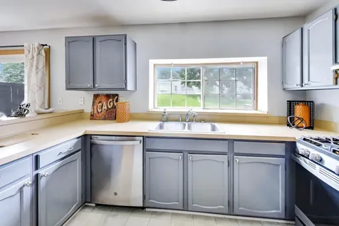109 Peach Tree Lane Westmont IL 60559